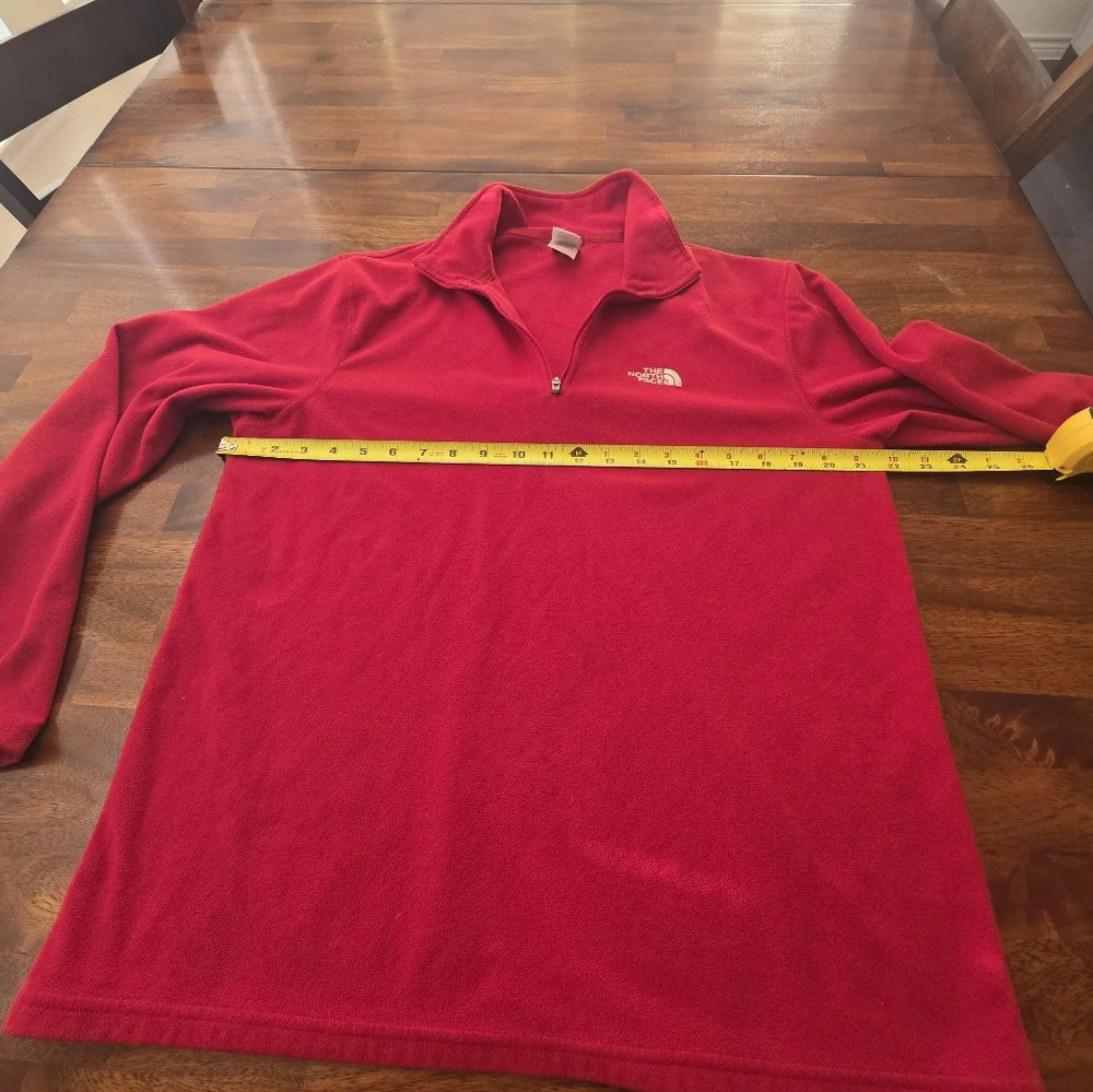 The North Face Mens  Red Fleece Pullover Medium.    ‎        Sku 98